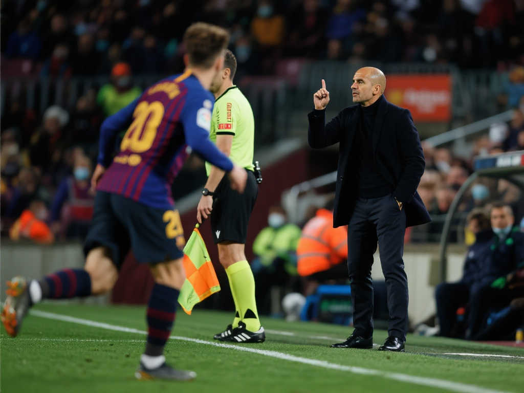 層面引發轟 層面引發轟